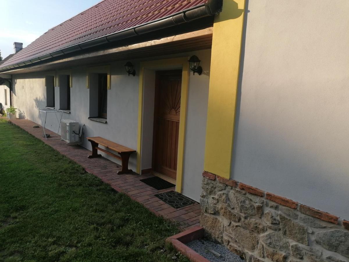 Apartman Na Statku Jílovice Exterior foto